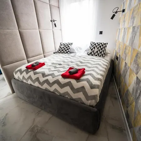 140 Sqm With 4 Units - Great For Groups *