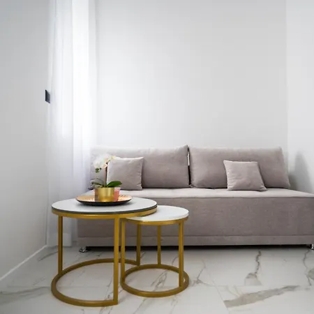 140 Sqm With 4 Units - Great For Groups *