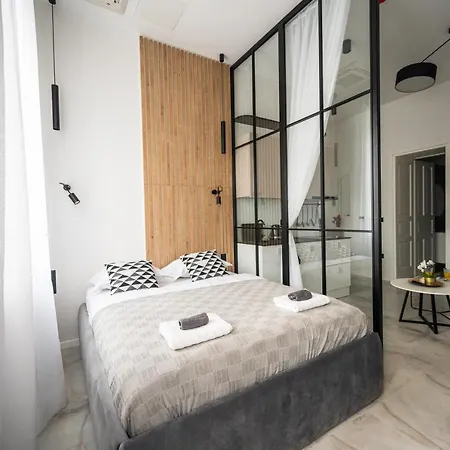 140 Sqm With 4 Units - Great For Groups *